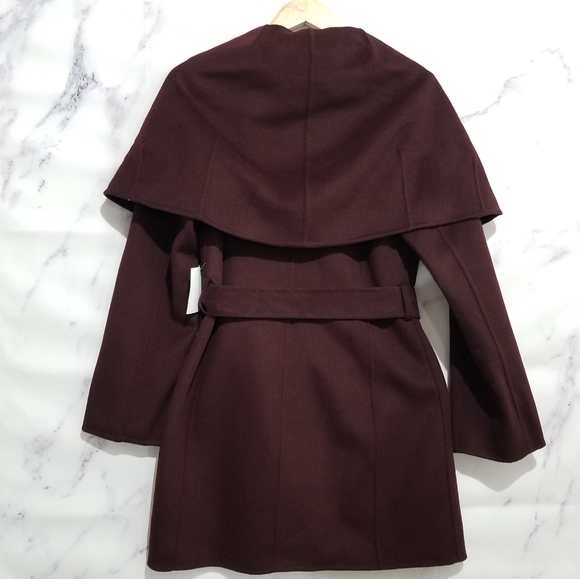 TAHARI Open Jacket with belt and cape hoodie, size Medium - Picture 4 of 8